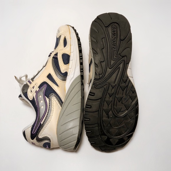 saucony retro running shoes